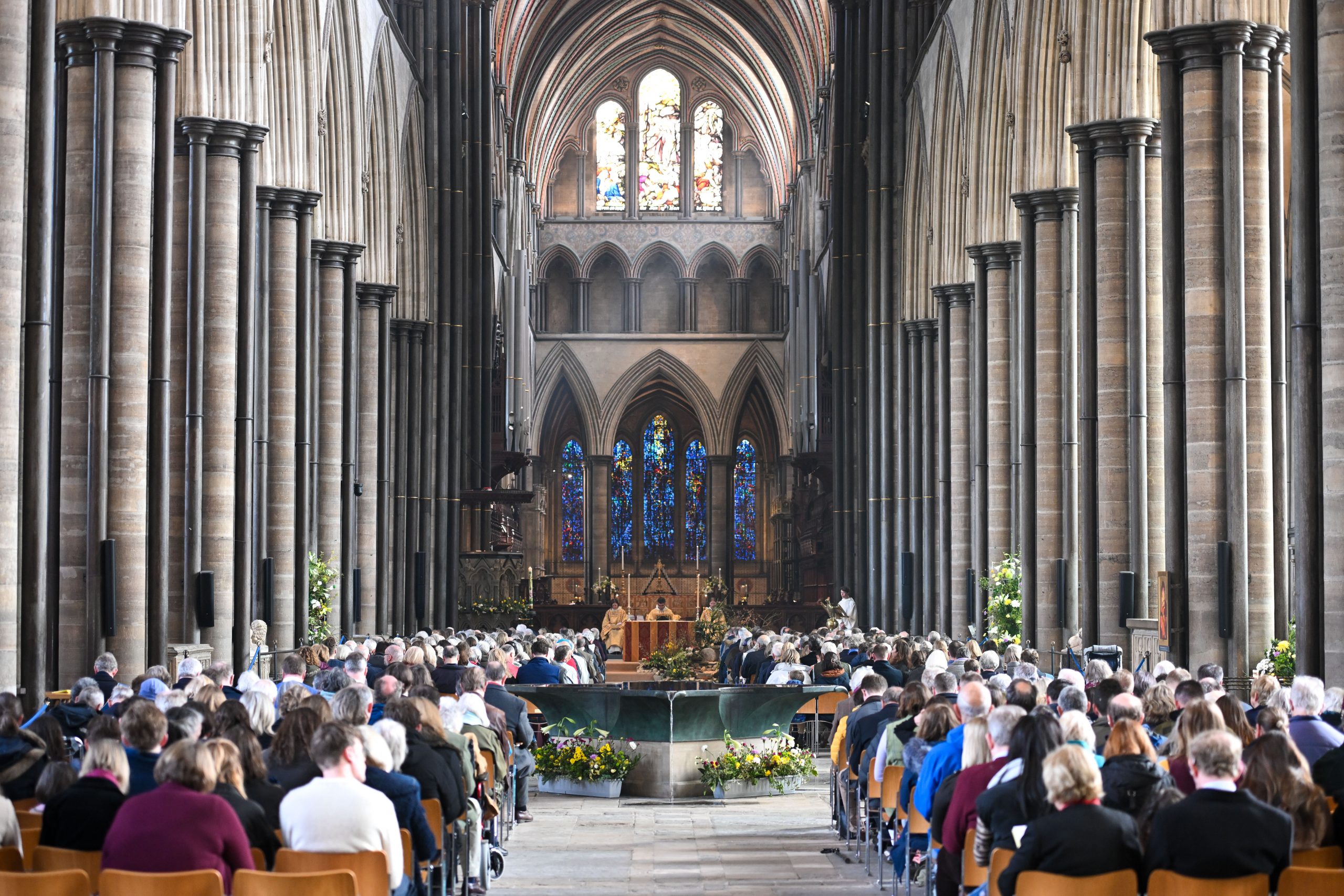 Wide shot of Nave with congregation